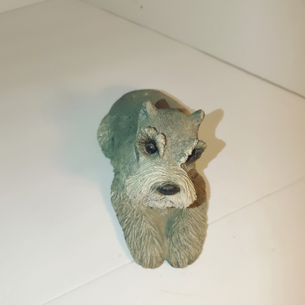 Schanuzer Dog Figurine Sandicast Signed 1981 Light Gray Tones